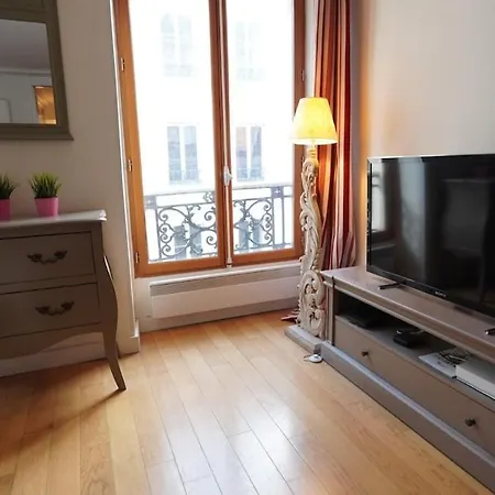 Апартаменты 02 Grand Near Montorgueil *